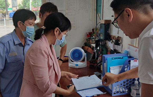 公司組織開展疫情防控安全檢查，全力筑牢戰(zhàn)“疫”防線